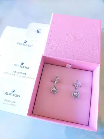 인증서 SWAROVSKI 새상품 Sparkling 귀찌 스와로브스키