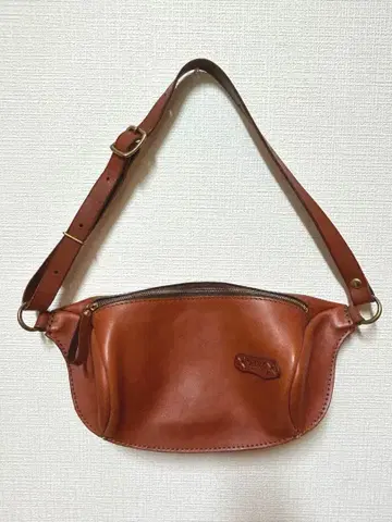 HERZ 숄더백