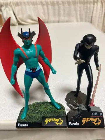 데빌맨 피규어 2체 세트