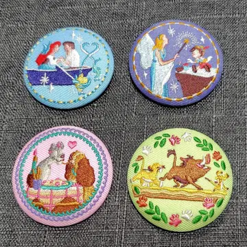Disney 자수 캔뱃지 4개 세트