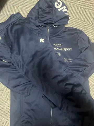Move Sport 후드 부착 셋업 네이비