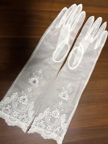 화이트 레이스 웨딩 그로브
