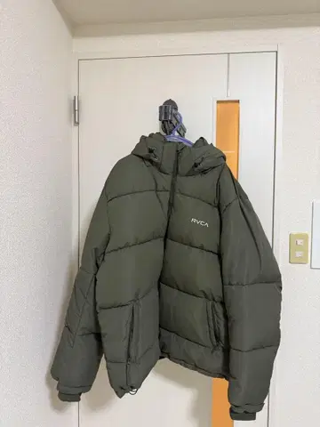 RVCA 다운 자켓 올리브 그린