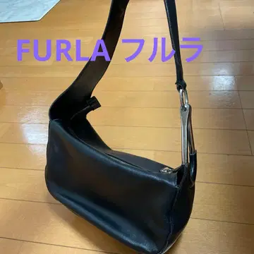 훌라 FURLA 숄더백 하프문