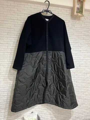라보레토리 절개 퀼팅 코트