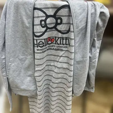 미사용품 Hello Kitty 후드 부착 후드티 그레이 롱 기장 티셔츠