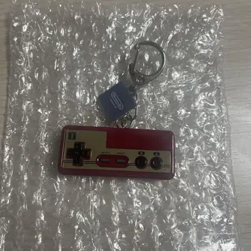 새상품 익명 배송 닌텐도 뮤지엄 패밀리 컴퓨터 키링