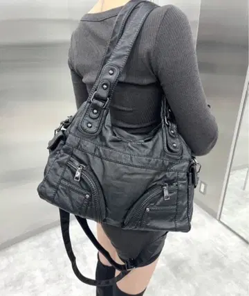 투웨이 코팅 포켓 숄더백 블랙