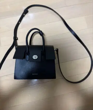 Hender Scheme essence hand bag