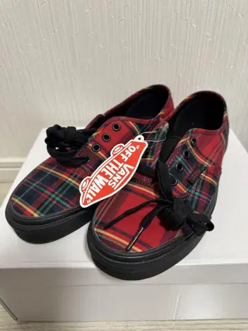 VANS 체크 무늬 스니커즈 레드 x 블랙 미사용 새상품 23cm