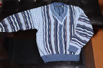 쿠지풍 니트 V넥 블루 계열