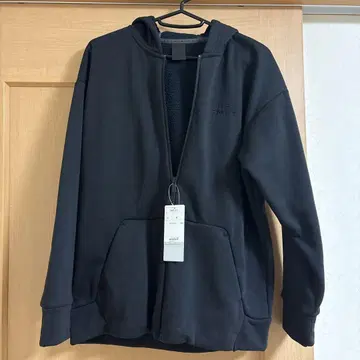데상트 풀 집업 후드티 블랙