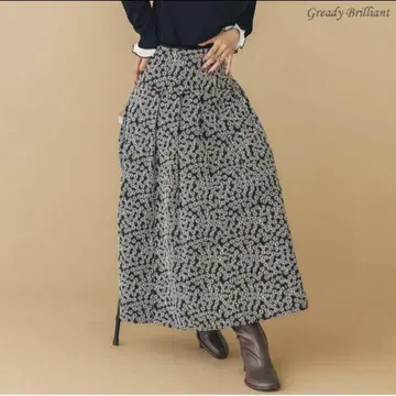 그레디 브릴리언트 꽃 자수 턱 플레어 스커트