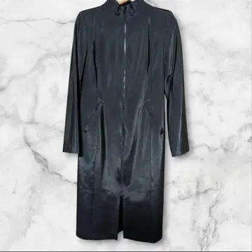 COUP DE CHANCE 블랙 어깨 패드 지퍼 롱 코트