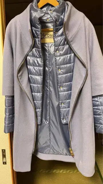 Herno 그레이 다운 자켓 숏 슬리브