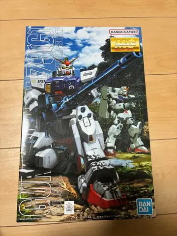 MG 1/100 육전형 건담 파랑 BANDAI