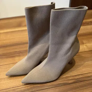 최종 가격 인하 새상품급 ZARA 삭스 부츠 38