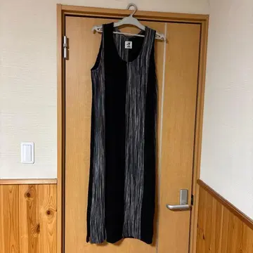 HAI SPORTING GEAR 슬리브리스 롱 원피스