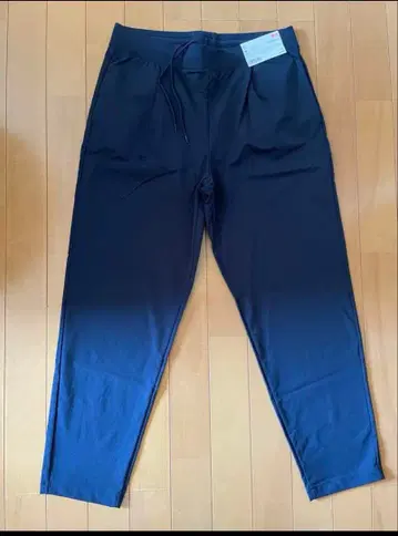 UNIQLO 울트라 스트레치 액티브 테이퍼드 앵클 팬츠 M 사이즈