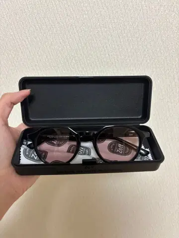 zoff 보스턴형 안경 검은색 테두리 패션 안경 컬러 렌즈