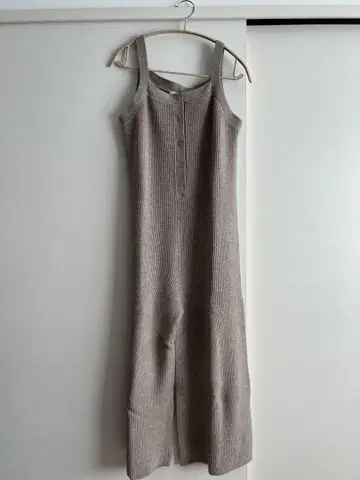 [ willfully ] 슬리브리스 니트 롱 원피스 베이지