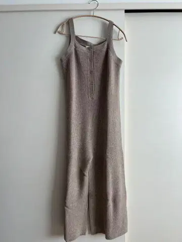 [ willfully ] 슬리브리스 니트 롱 원피스 베이지