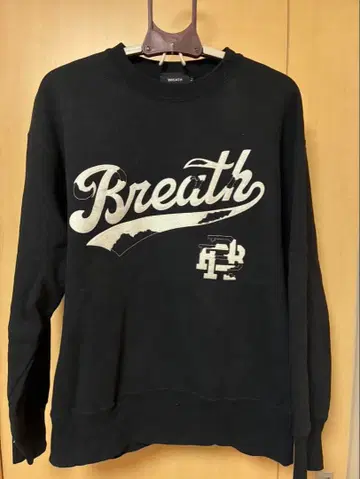 BREATH 블랙 트레이닝복