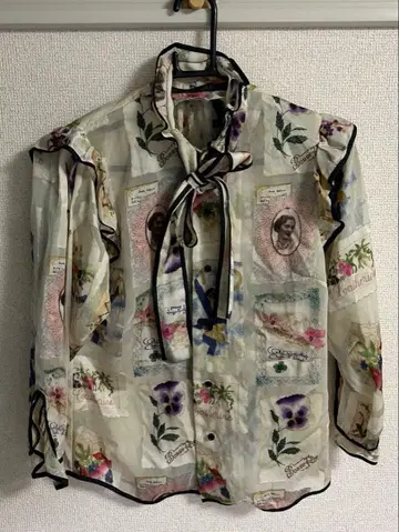 꽃무늬 프린트 시스루 셔츠 아차츄무