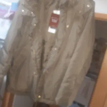 새상품 가볍고 따뜻한 anyFAM 베이지 다운 자켓