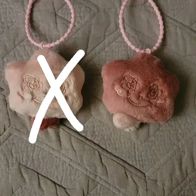 BLACKPINK ジス alo コラボ シューモン キーホルダー 限定モデル ALO