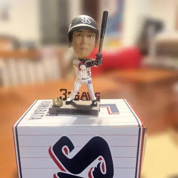 카와바타 신구 보블헤드 인형