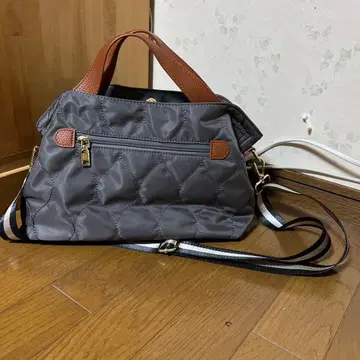 LIZDAYS 퀼팅 숄더백 그레이