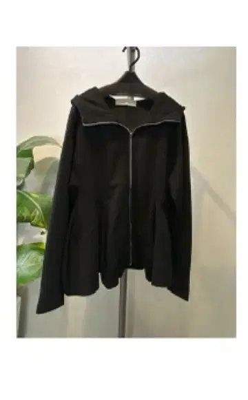 블랙 플레어 후드티