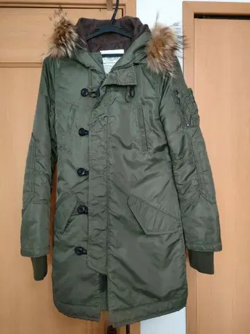 MOUSSY 퍼 달린 모즈 코트