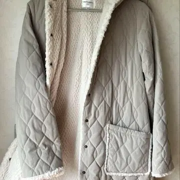 마리끌레르 여성용 후드 부착 보아 안감 코트 초보온