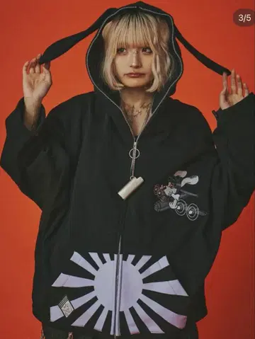 갈피 반전 후드티