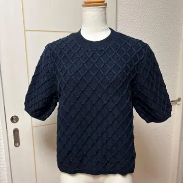 MACPHEE 네이비 다이아몬드 편직 반팔 니트