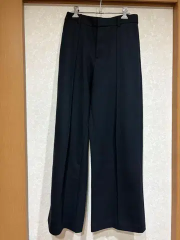UNIQLO 브러쉬드 저리 와이드 팬츠 네이비