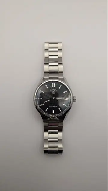 태그호이어 까레라 데이데이트