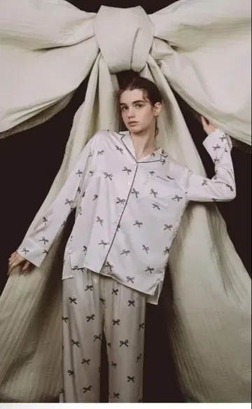 새상품 gelato pique 젤라또피케 새틴 리본 무늬 룸웨어