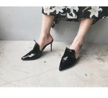Ameri Vintage GLOSSY LOW CUT BOOTEE 아메리