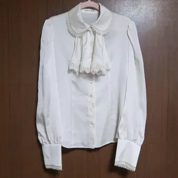 Jane Marple 레이스 자보 첨부 블라우스