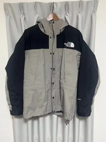 THE NORTH FACE 마운틴 라이트 자켓 그레이/블랙
