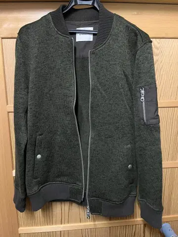 올리브 그린 MA-1 스타일 자켓