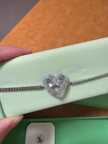 Swarovski 하트형 크리스탈 팔찌