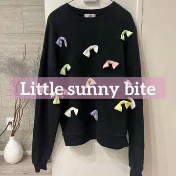 Little sunny bite 컬러풀 리본 맨투맨 블랙