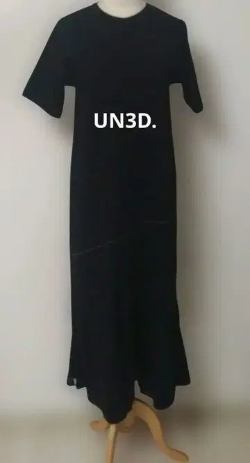 새상품급 UN3D. 리버스 도킹 원피스 정가 26400엔