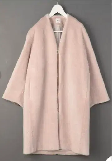 6(ROKU) V-NECK FAKE FUR COAT