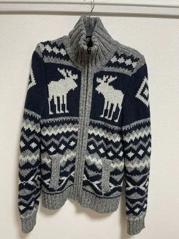 Abercrombie & Fitch 사슴 패턴 니트