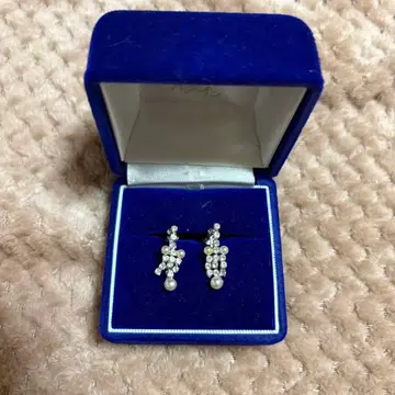 진주 귀걸이